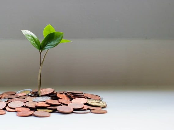 Read more about the article Dlaczego istnieje dofinansowanie do instalacji fotowoltaicznej połączonej ze stacją ładowania?